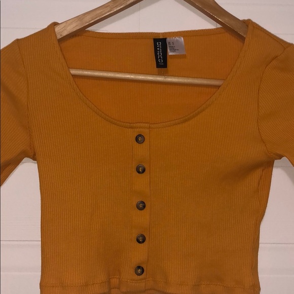 Yellow crop top (as seen on BLACKPINK Rosé) - Picture 3 of 5